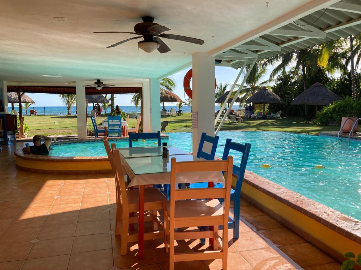 Las Lajas Beach Resort Екстериор снимка